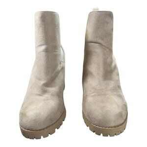 Soda Glove Beige Suede Chelsea Boots Lug Sole Block Heel Booties Women’s Size 9